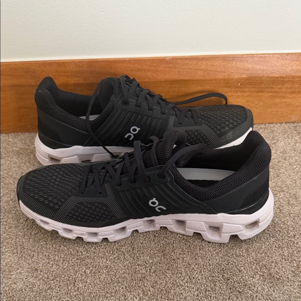 ON Women's Black Athletic Shoes